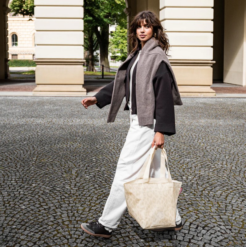 Borsa shopper vaniglia leopardata con chiusura zip, manici e fondo piatto, un'utilissima idea regalo donna o mamma